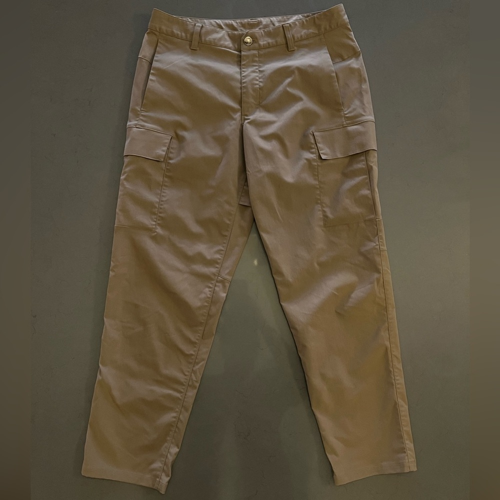 Lululemon Utilitarian Men’s 32”w Cargo pants